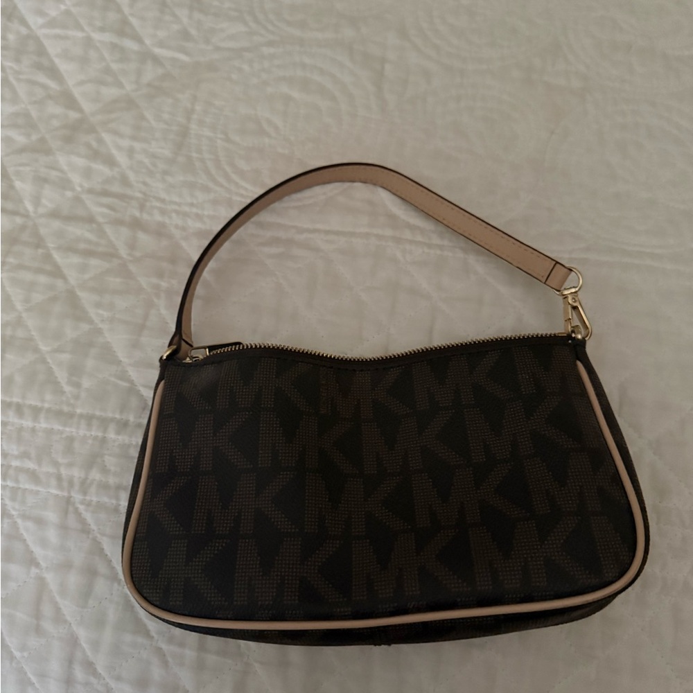 Michael Kors small purse - Picture 5 of 5